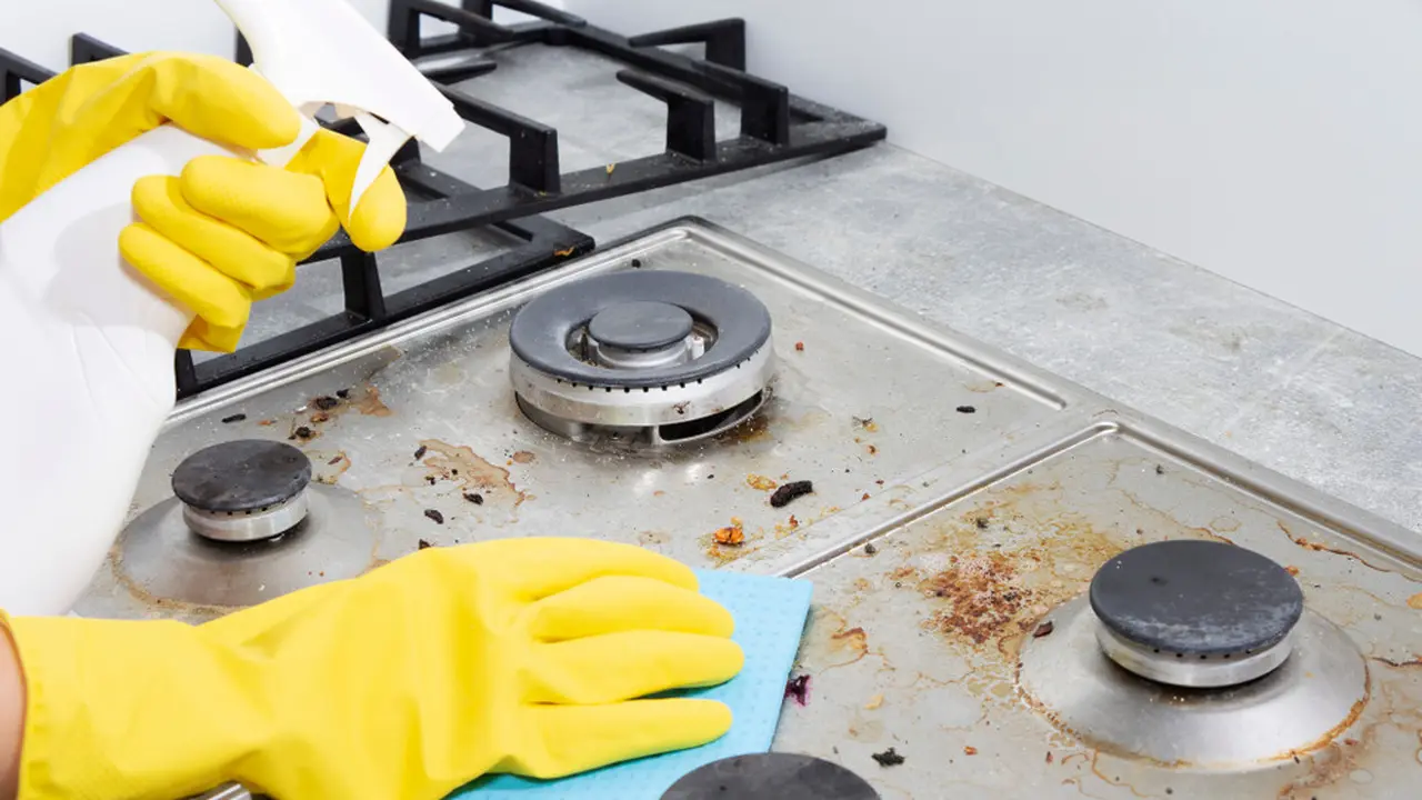 4 Cara Cepat Bersihkan Dapur dari Minyak dan Kotoran Membandel