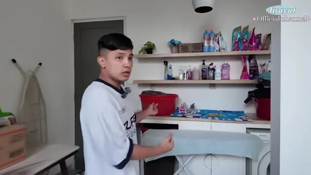 Potret rumah Jirayut di Indonesia (Foto: YouTube Jirayut Official Channel)