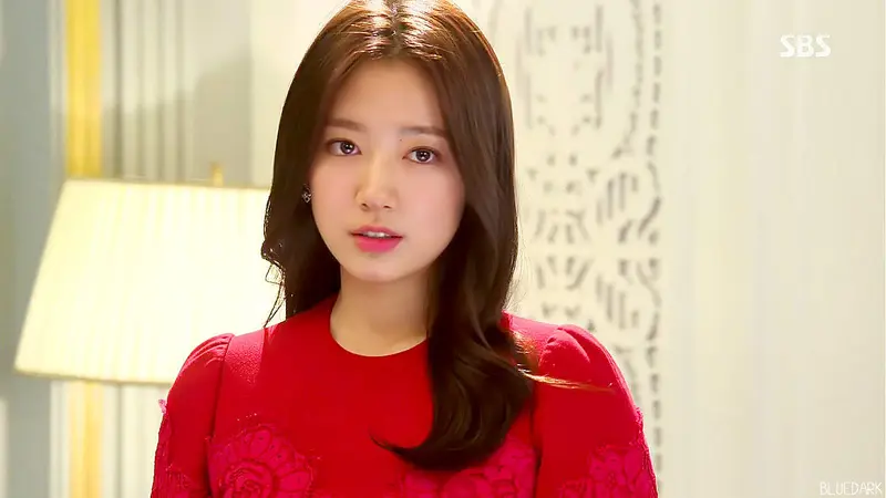 Park Shin Hye: Menjadi Tua Adalah Hal yang Paling Alami