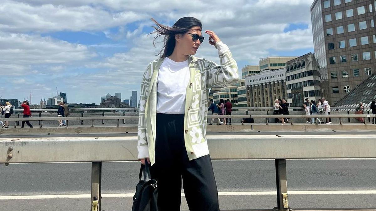 18 Tahun Menikah, Ini 10 Potret Cantik Fifi Karamoy Istri Vincent Rompies