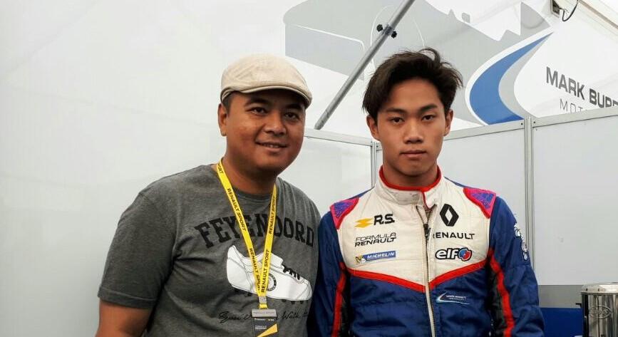 Presley Martono bersama Bola.com di Sirkuit Hongaroring, Hungaria, Sabtu (1/7/2017). (Bola.com/Reza Khomaini)