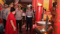 Lebih dari 800 personel kepolisian disebar untuk mengamankan 52 vihara dan klenteng pada perayaan Imlek 2023 di Tangerang, Minggu (22/1/2023). (Foto: Istimewa).
