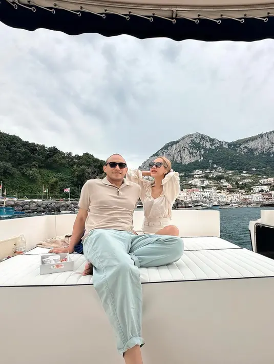 Mengetahui keputusan BCL, Tiko pun menghargai dan memahami pertimbangan istrinya. Meski begitu BCL tak menutup kemungkinan jika Tuhan menakdirkan dirinya punya anak lagi. [Foto: Instagram/itsmebcl]