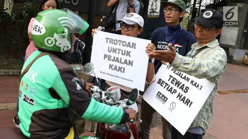 Aksi Koalisi Pejalan Kaki Kembali Hadang Pemotor di Trotoar