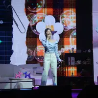 Kim Ji Won di acara fanmeeting bertajuk "Be My One" di JIEXPO Theater, Jakarta, Sabtu (31/8/2024). [Foto: Adrian Putra/Fimela]