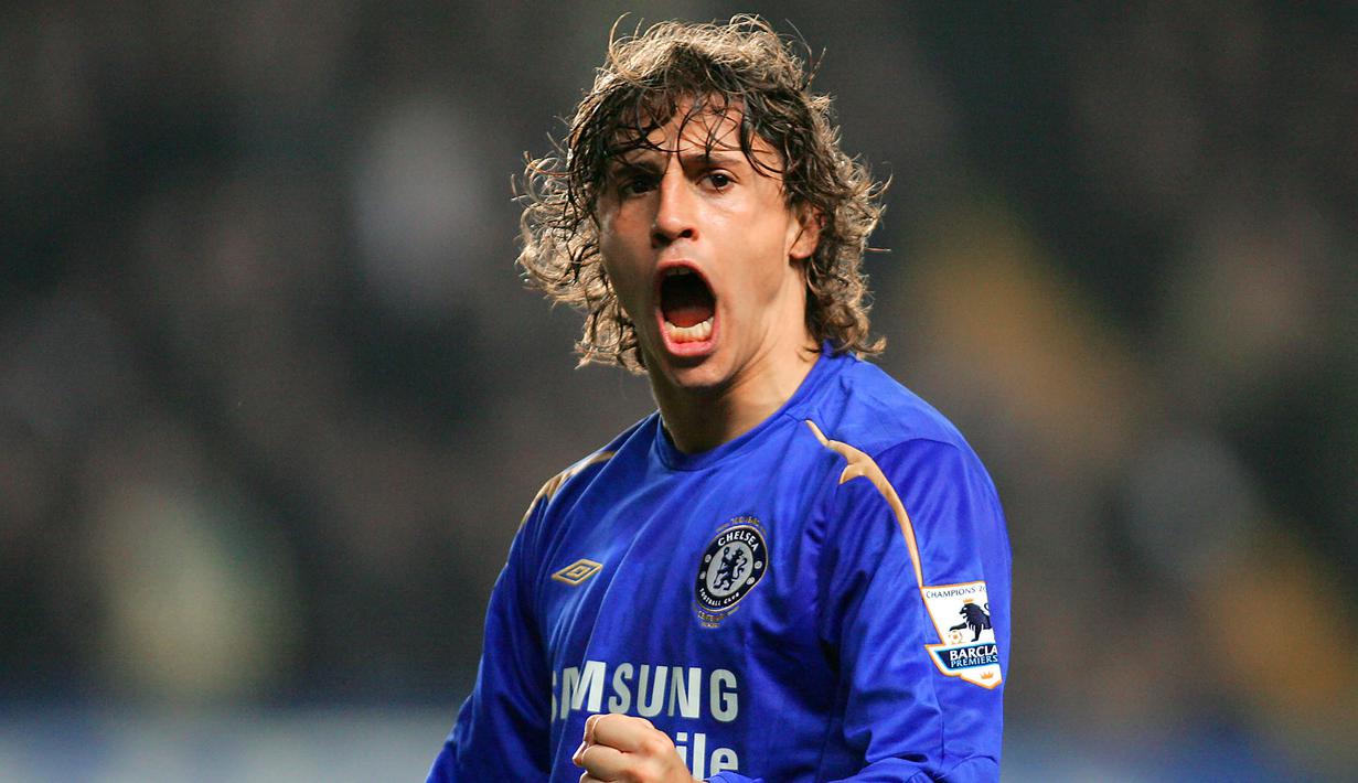 3. Hernan Crespo - Penyerang asal Argentina ini tercatat pernah berkarier di Premier League saat membela Chelsea pada tahun 2003-2006. Crespo turut membawa Chelsea meraih juara Premier League pada musim 2005/2006. (AFP/Adrian Dennis)