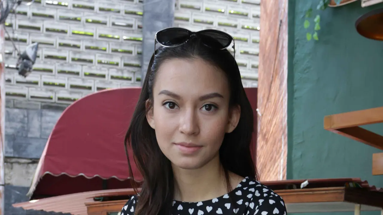 [Bintang] Karina Nadila Penasaran Tentang Gerhana Matahari Total