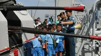 SD Hang Tuah Se-Jakarta Kunjungi Kapal Perang