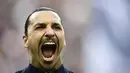 Ekspresi menahan kantuk Zlatan Ibrahimovic striker Paris Saint-Germain. (AFP/Franck Fife)