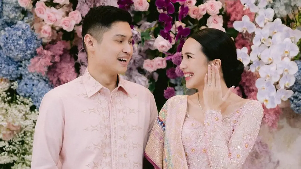 Beby Tsabina Resmi Dilamar Rizki Natakusumah di momen Hari Kartini