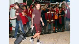 Pemain AS Roma, Juan Manuel Iturbe, saat tiba di Jakarta.  (EPA/ADI WEDA)