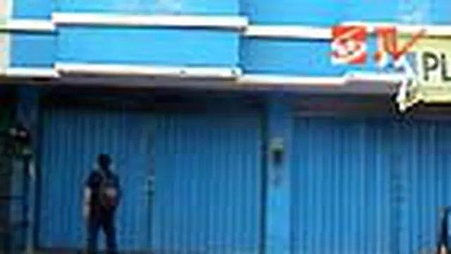 Perampok Bersenjata Api Satroni Toko Emas