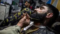 Tukang Cukur di Afghanistan Terancam Dipenjara Bila Pangkas Janggut Pelanggannya Kependekan