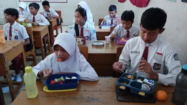 Mengenal Revolusi Makanan ala Pelajar Purwakarta, Pilih Bawa Bekal Buatan Ibu Ketimbang Jajan Sembarangan