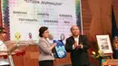 Citizen6, Jakarta: Penyerahan kenang-kenanganan SCTV-IISIP (Pengirim: Ady Permadi)