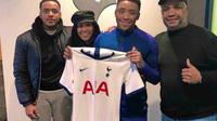 Steven Bergwijn, pemain baru Tottenham Hotspur. (Dok. Twitter/@THFCAlessio)