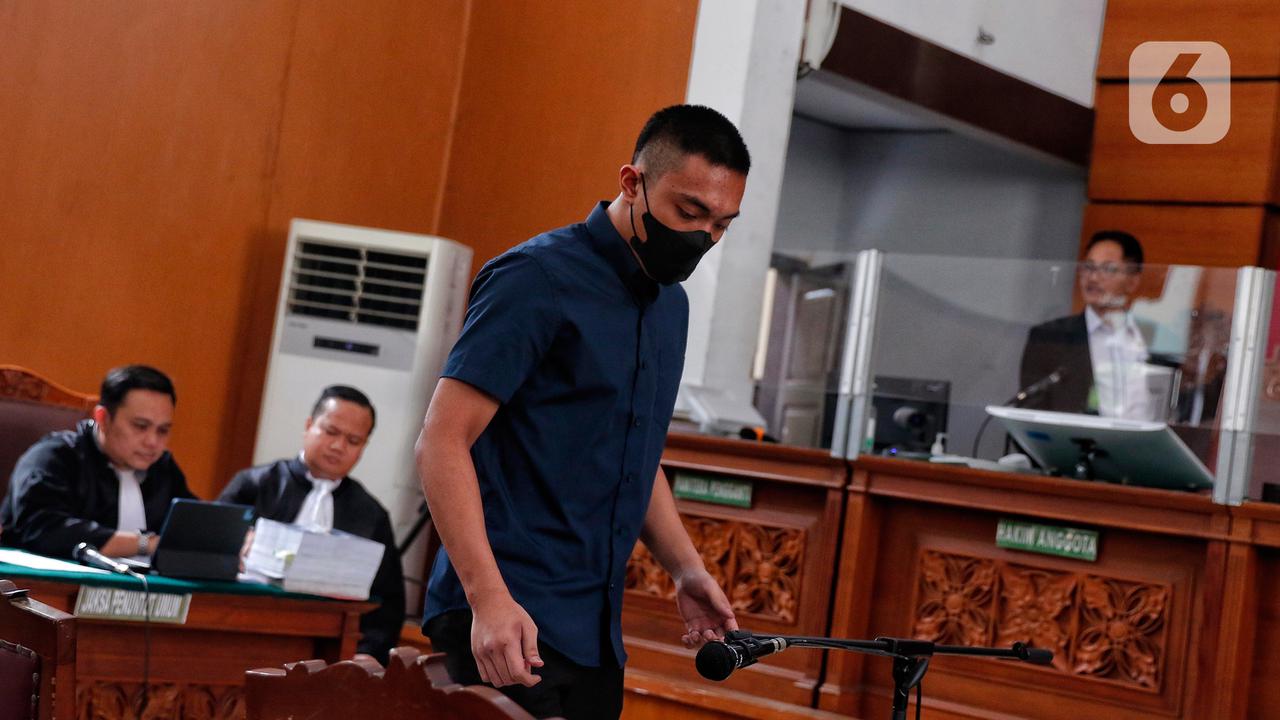 Mario Dandy Satriyo kembali ditetapkan jadi tersangka. Kali ini, Mario Dandy ditetapkan sebagai tersangka kasus dugaan pencabulan atau pelecehan seksual terhadap mantan kekasihnya, AG.