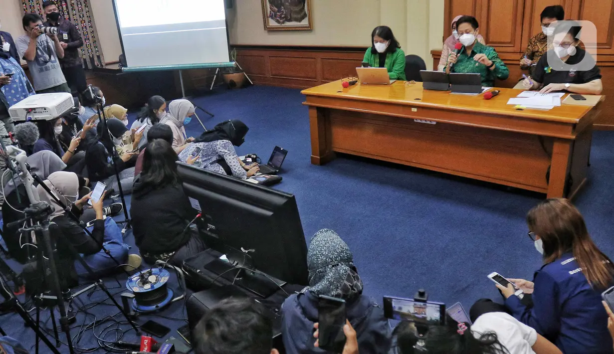 Suasana konferensi pers “Perkembangan Gangguan Ginjal Akut di Indonesia”, di kantor Kementerian Kesehatan, Jakarta, Jumat (21/10/2022). Adanya kenaikan kasus ini, Kementerian Kesehatan sejak bulan September 2022 melakukan penelitian terkait penyebab kasus gangguan ginjal akut progresif atipikal (AKI). (Liputan6.com/Angga Yuniar)