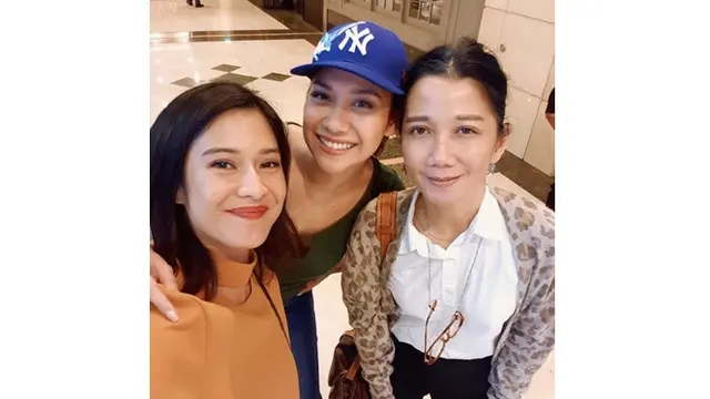 Berpenghasilan Fantastis, Ini 6 Potret Bunga Citra Lestari Tampil Sederhana