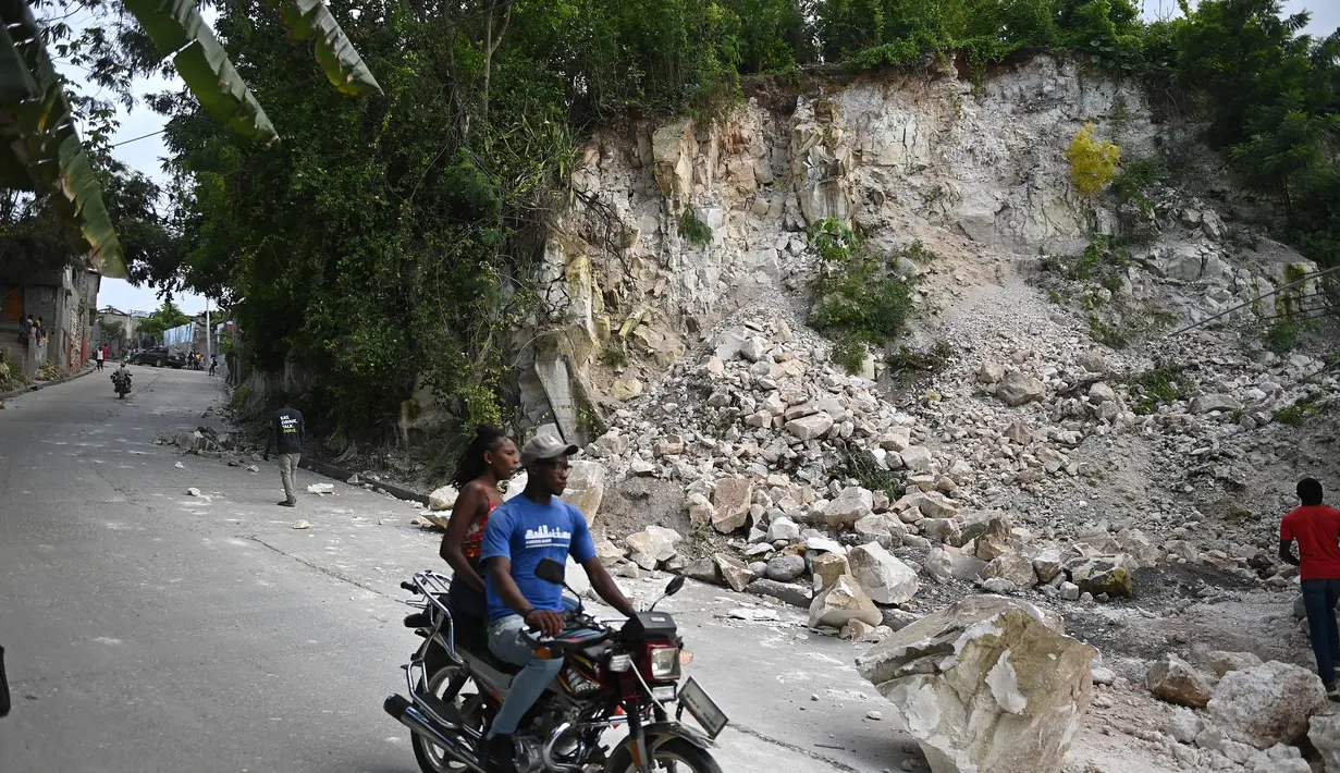 Gempa berkekuatan 4,9 skala Richter terjadi di departemen Grand'Anse yang terisolasi hampir 300 km (185 mil) barat Port-au-Prince, pada kedalaman 10 km yang relatif dangkal, menurut Survei Geologi AS. (AFP/Richard Pierrin)