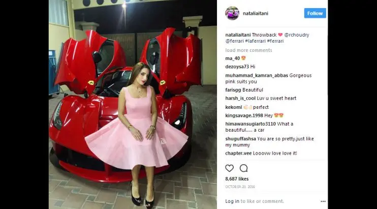 Pose Natalia dengan sebuah Ferrari LaFerrari. (instagram: @nataliaitani)