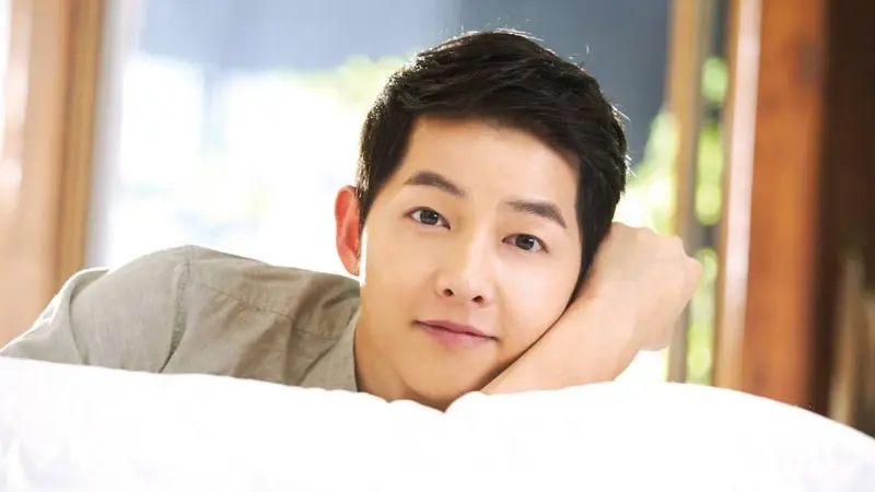 [Bintang] Selain Tak Punya Media Sodial, Ini 8 Fakta Unik Song Joong Ki