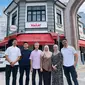 Rumah Makan Minang di Singapura yang sudah berdiri sejak 1950an. (dok. Instagram @ourgrandfatherstory/ https://www.instagram.com/p/CMyYlX-BeAX/?igshid=qrwlt6u1vvl7 / Melia Setiawati)