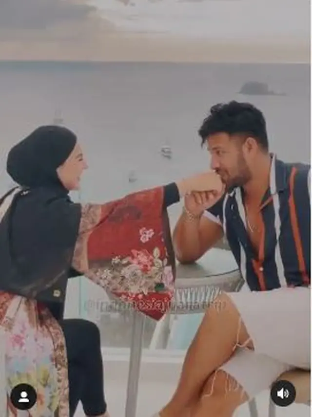 7 Momen Liburan Irish Bella dan Ammar Zoni di Labuan Bajo, Romantis