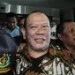 Mantan Ketum PSSI La Nyalla Mattaliliti usai menjalani pemeriksaan di di Kejagung, Jakarta pada Selasa (31/5). La Nyalla menolak menandatangi berkas penahanannya (Liputan6.com/Helmi Afandi)