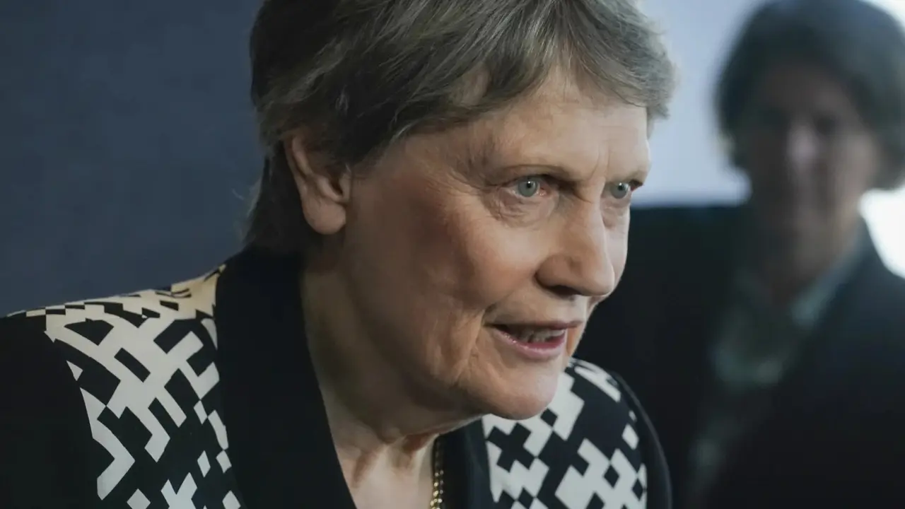 Helen Clark, Anggota The Elders, mantan Perdana Menteri Selandia Baru dan Administrator Program Pembangunan PBB, mengomentari resolusi gencatan senjata di Gaza untuk Israel. (AP)