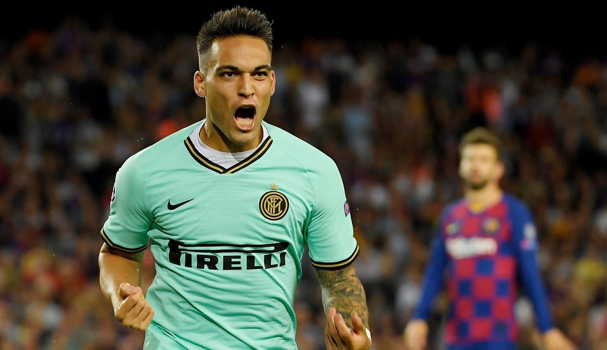 1. Lautaro Martinez – Pemain berusia 21 tahun ini merupakan striker andalan di Inter Milan. Berkat penampilan apiknya untuk klub dan negaranya, Ia digadang-gadang menjadi penerus Lionel Messi. (AFP/Lluis Gene)