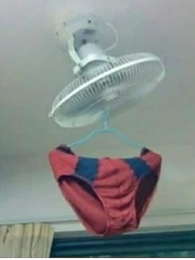 Bikin Tepuk Jidat, 7 Cara Lucu Jemur Baju Cuma Ada di Indonesia