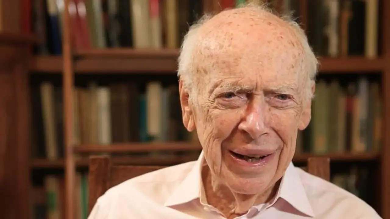 James Watson, ahli biologi molekuler AS yang  telah dianugerahi Hadiah Nobel dalam Fisiologi atau Kedokteran. (successstory.com)