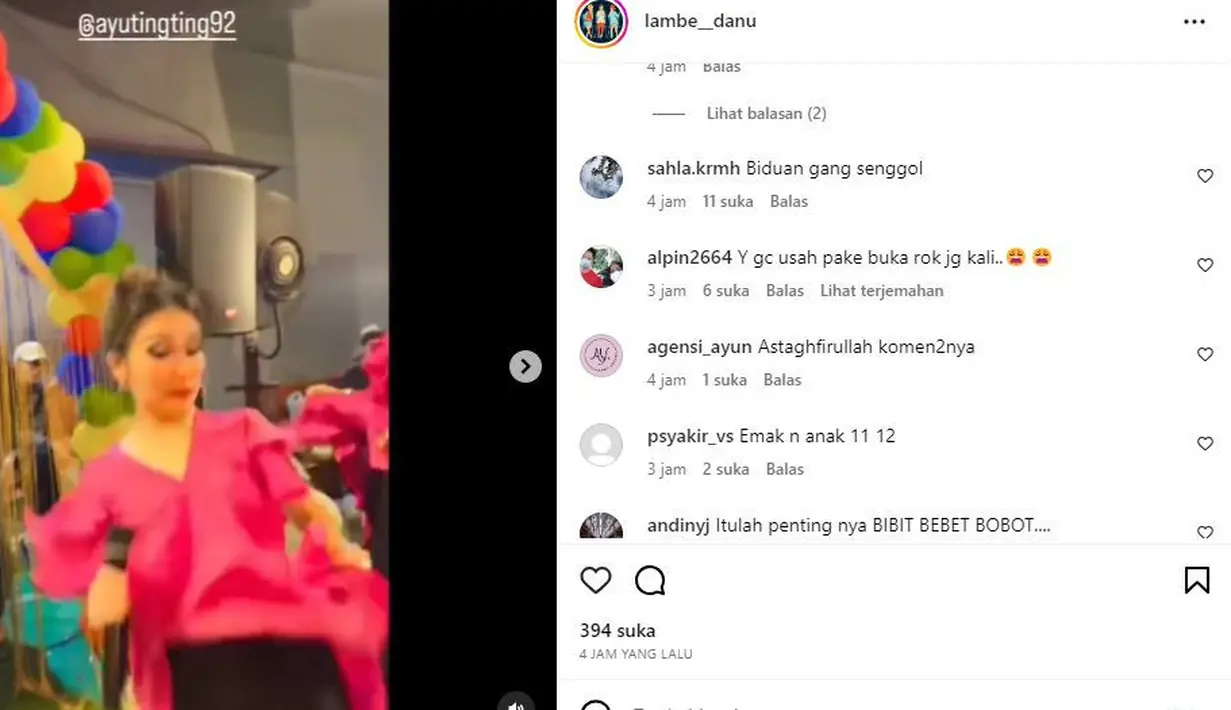 Tidak hanya sekali, tampak beberapa kali pedangdut asal Depok itu mengangkat dress-nya dan sesekali memutar. Aksinya yang diunggah beberapa akun tersebut menuai banyak cibiran dari netizen. [Instagram/lambe_danu/Dream]