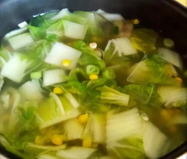 4. Resep Sayur Bening Sawi Putih Jagung Manis
