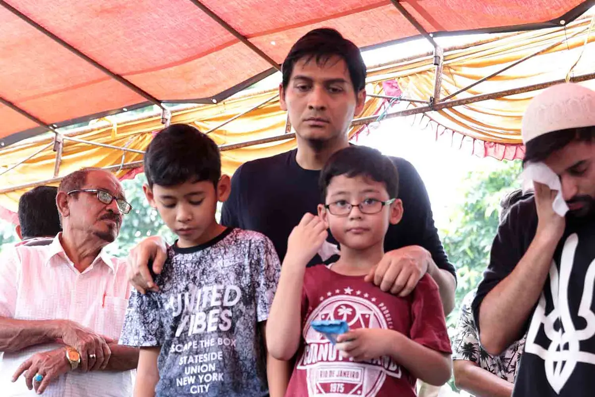 [Bintang] Lucky Hakim