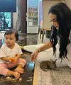 Disela-sela kesibukannya, Krisdayanti tetap meluangkan waktu bersama cucu pertamanya. Berikut beberapa potretnya penyanyi yang juga anggota DPR itu momong baby Ameena anak Aurel Hermansyah dan Atta Halilintar. [Instagram/krisdayantilemos]