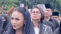 Krisdayanti Hadiri Pemakaman Try Sutrisno: Pengabdian Beliau Bagian Penting Perjalanan Republik