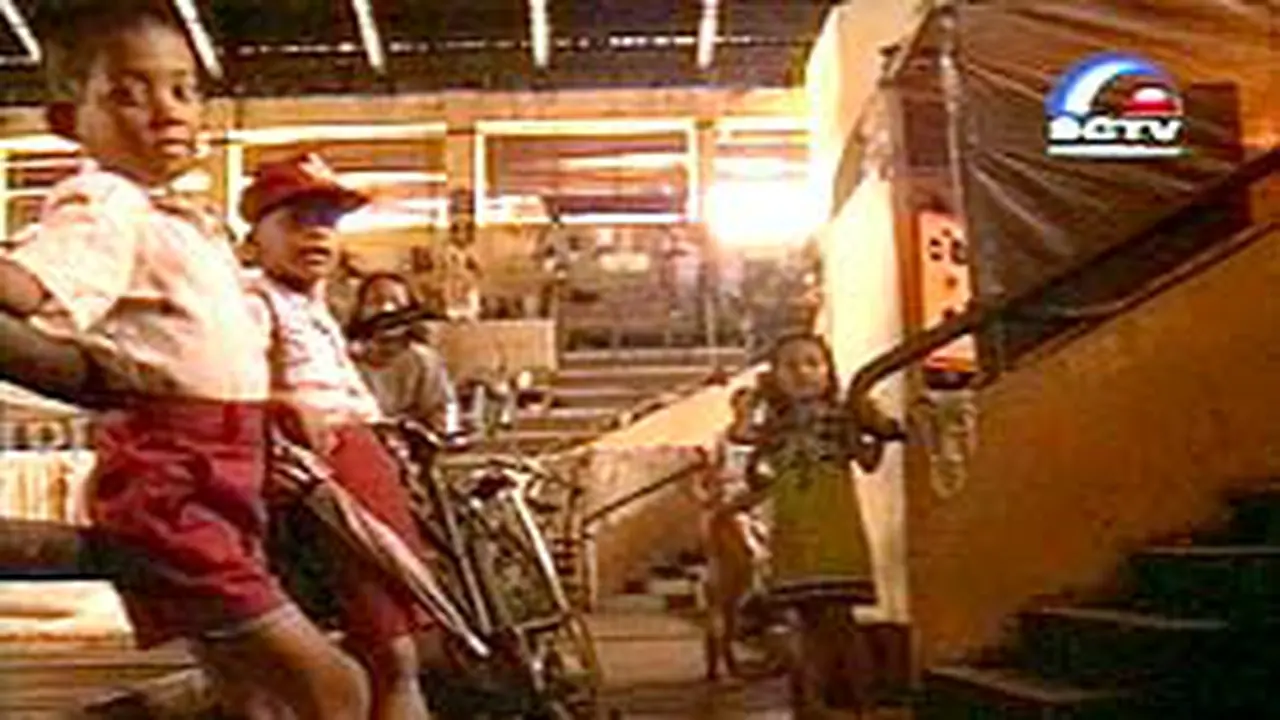 050602aPengungsiSambas2.jpg