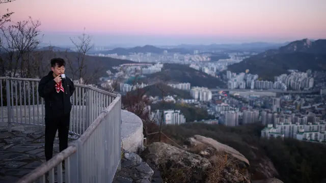 Melihat Keindahan Kota Seoul Saat Matahari Terbit