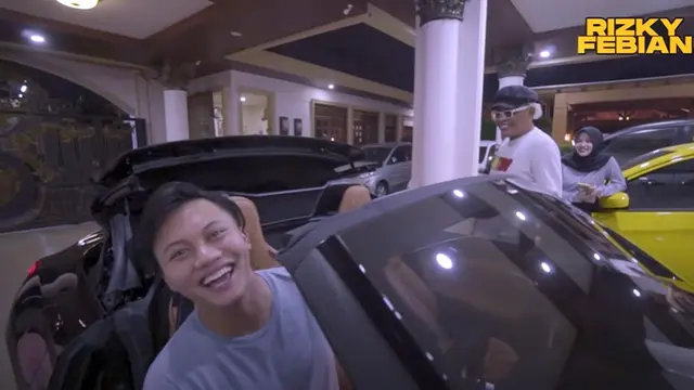 6 Momen Kocak Rizky Febian Beri Hadiah Sule Mobil Mewah, Ternyata Belum Lunas