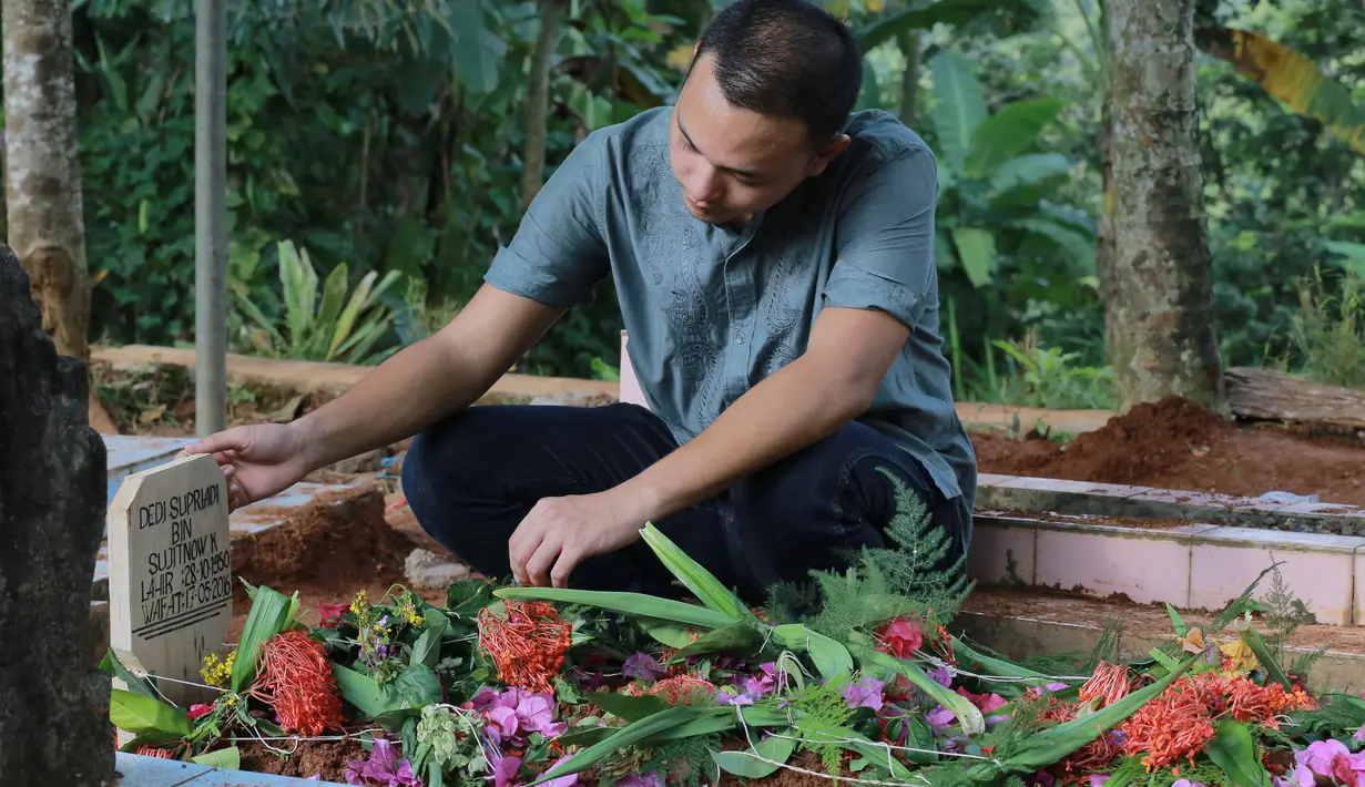 Satu lagi Indonesia kehilangan musisi terbaiknya. Deddy Dores menghembuskan nafas terakhirnya di rumah sakit Internasional Bintaro, Pondok Aren, Tangerang Selatan, pada Selasa (16/5/2016). (Adrian Putra/Bintang.com)