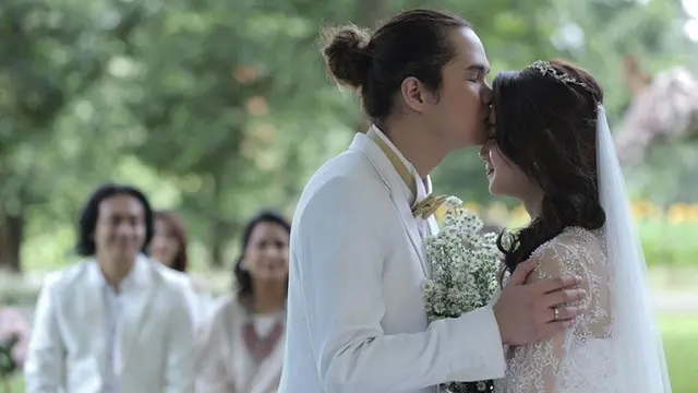 Main Film Bareng, Ini 8 Potret Mesra Dul Jaelani dan Tissa Biani saat di Balik Layar