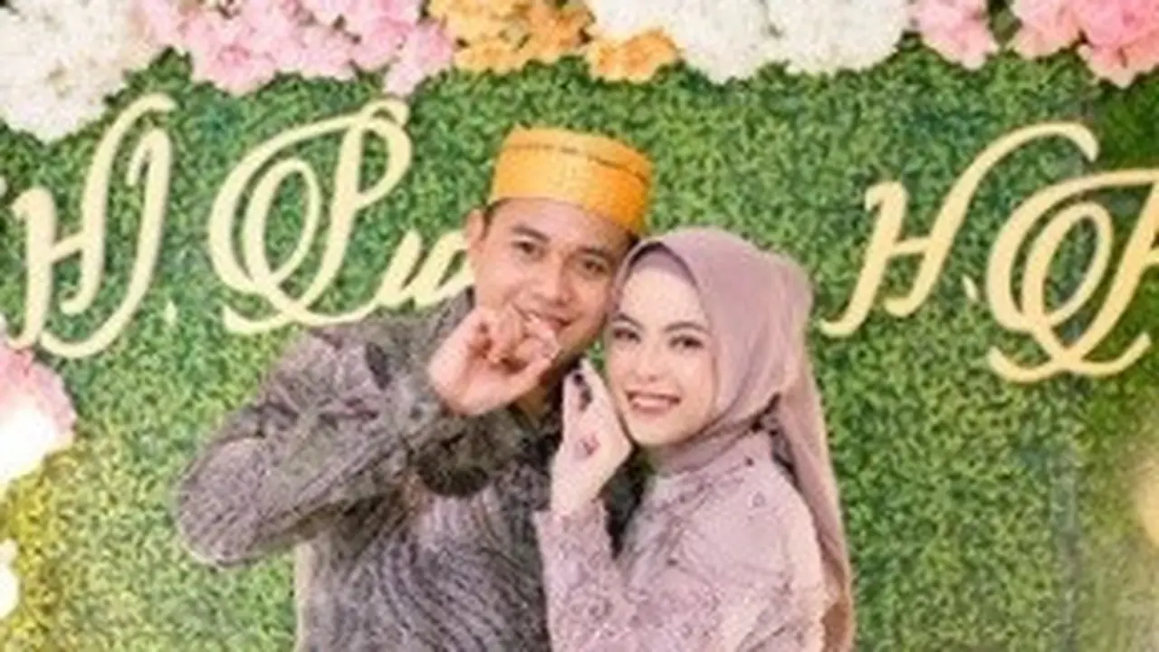 Putri Isnari D'Academy dilamar Abdul Azis (Foto: instagram da4_putri03)