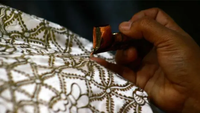 Selamat Hari Batik Nasional. (Sumber Foto: Liputan6)