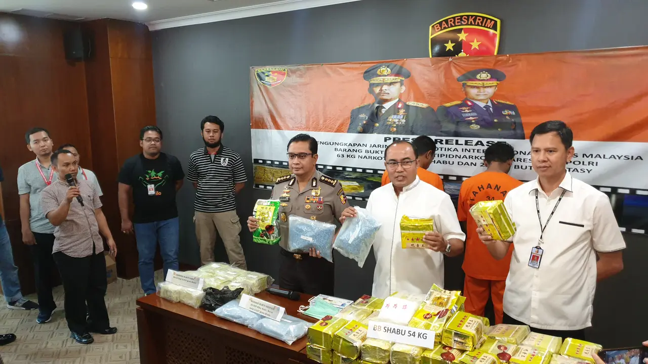 Direktur Tindak Pidana Narkoba Bareskrim Polri, Brigjen Eko Daniyanto Saat Menggelar Press Release Tentang Pengungkapan Kasus Penyelundupan 54 Kg Sabu, Bareskrim Mabes Polri, Jakarta, Selasa (18/6/2019). (Foto: Nanda Perdana Putra/Liputan6.com)