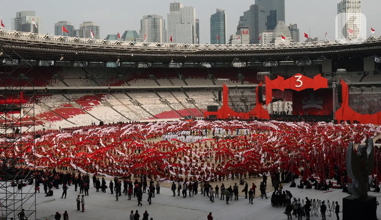Ia mengatakan, para penari wanita tersebut menarikan Tari Kecak sebagaimana pernah
dilakukan oleh sang Proklamator RI pada 1958 hingga pagelaran Asian Games 1962. (Liputan6.com/Helmi Fithriansyah)