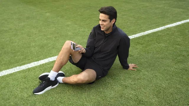 Ricardo Kaká dan Oppo Find N2 Flip
