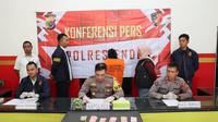 Kapolres Ende, AKBP I Gede Ngurah Joni Mahardika saat memberi keterangan pers terkait korupsi di RSUD Ende (Liputan6.com/Ola Keda)