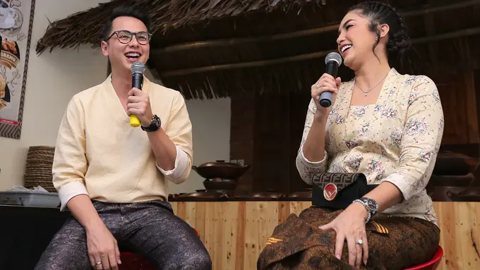 [Bintang] Ussy Sulistiawaty dan Andhika Pratama